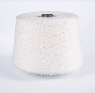 W jaki sposób wysokowydajna, odporna na zużycie przędza poliestrowa poprawia trwałość tkaniny?